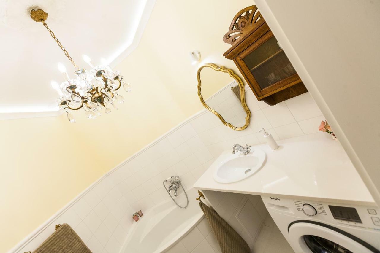Luxury Apartment Pod Zyrandolem Krakau Exterior foto